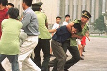 FalunGong Eve of Persecution PoliceDraggingPractitioners 1 1024x576