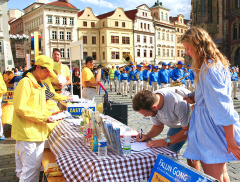2023 7 23 prague parade 05